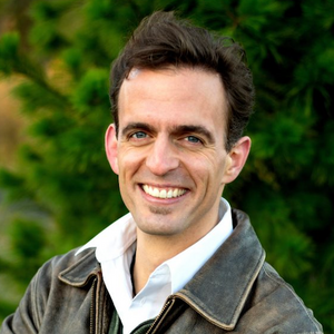 Headshot of Christoph Nolte